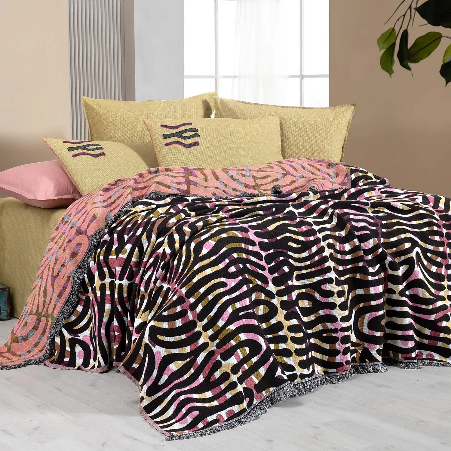 Sarev Lole Multicolor Çift Kişilik %100 Pamuk İpliği Boyalı Pike Takımı Sarev Lole Multicolor Çift Kişilik %100 Pamuk İpliği Boyalı Pike Takımı