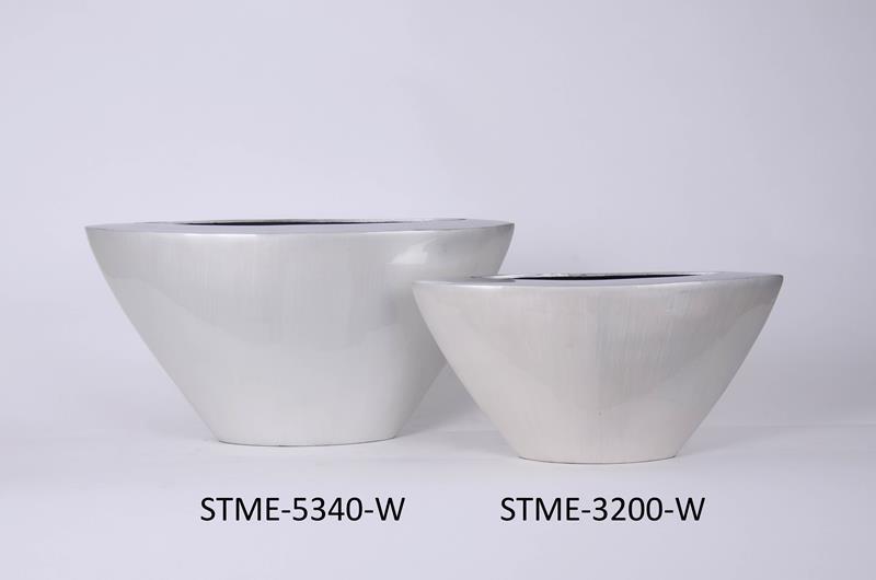 Seta Martına Vazo Üçgen Büyük Beyaz 49*15*21 Cm Seta Martına Vazo Üçgen Büyük Beyaz 49*15*21 Cm
