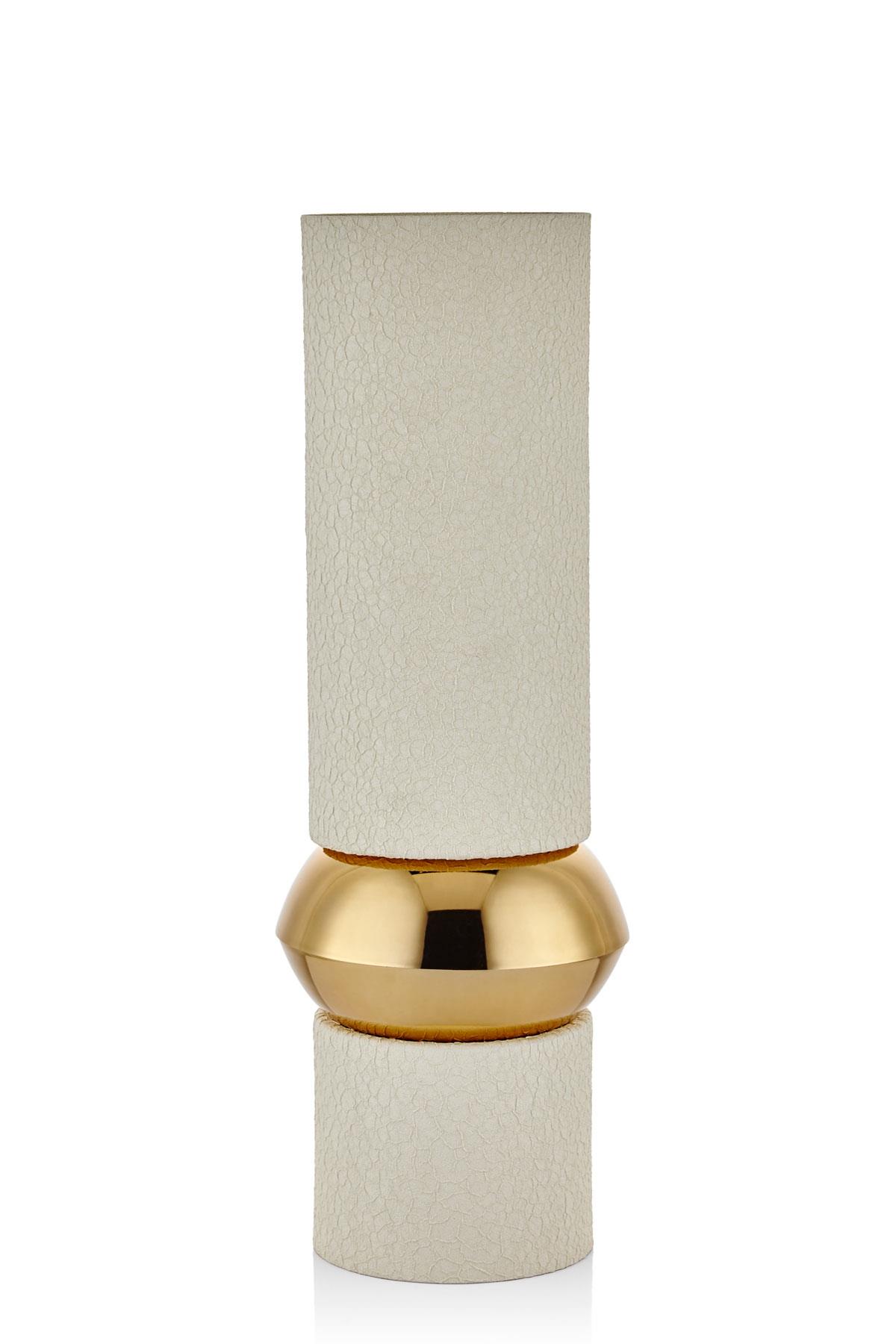 Seta Textured Dark Vazo Silindir Cream Gold 15*15*45 Cm Seta Textured Dark Vazo Silindir Cream Gold 15*15*45 Cm