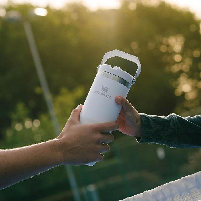 Stanley The Iceflow Flip Straw Tumbler 0.89L / 30oz Frost Stanley The Iceflow Flip Straw Tumbler 0.89L / 30oz Frost