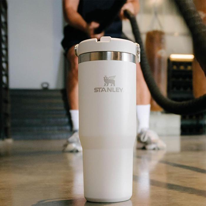 Stanley The Iceflow Flip Straw Tumbler 0.89L / 30oz Frost Stanley The Iceflow Flip Straw Tumbler 0.89L / 30oz Frost
